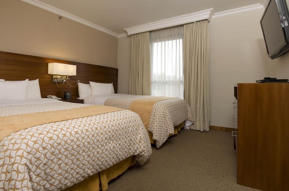 Embassy Suites By Hilton Bogota - Rosales Exterior foto A typical bedroom at the hotel