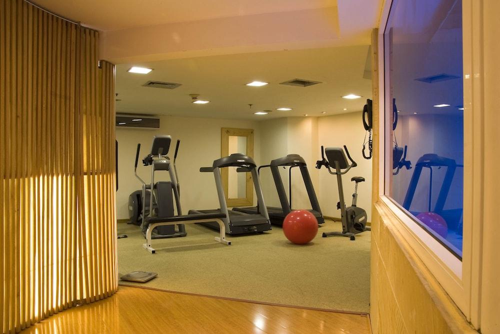 Embassy Suites By Hilton Bogota - Rosales Exterior foto A gym at a hotel