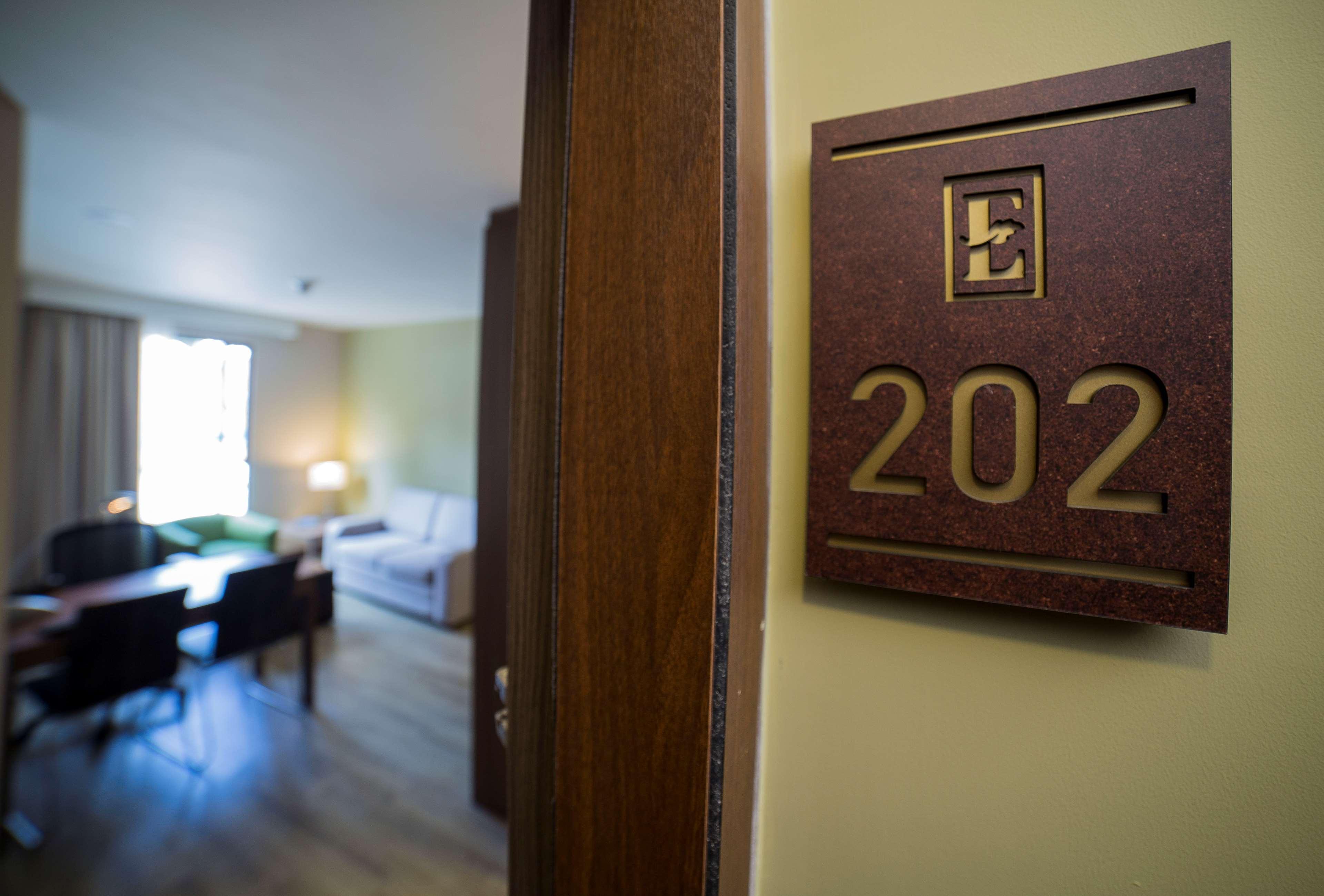 Embassy Suites By Hilton Bogota - Rosales Exterior foto A room at the hotel