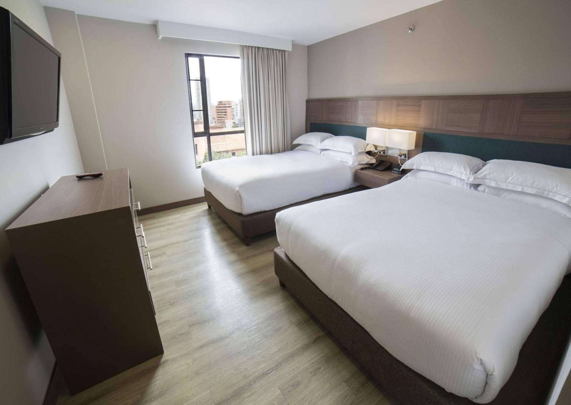 Embassy Suites By Hilton Bogota - Rosales Exterior foto A typical room at the Hilton Garden Inn
