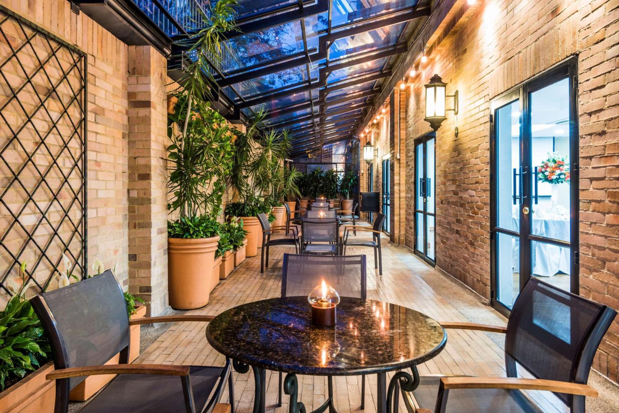 Embassy Suites By Hilton Bogota - Rosales Exterior foto The Conservatory
