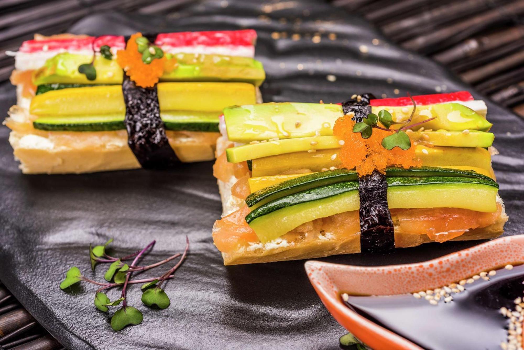 Embassy Suites By Hilton Bogota - Rosales Exterior foto Sushi