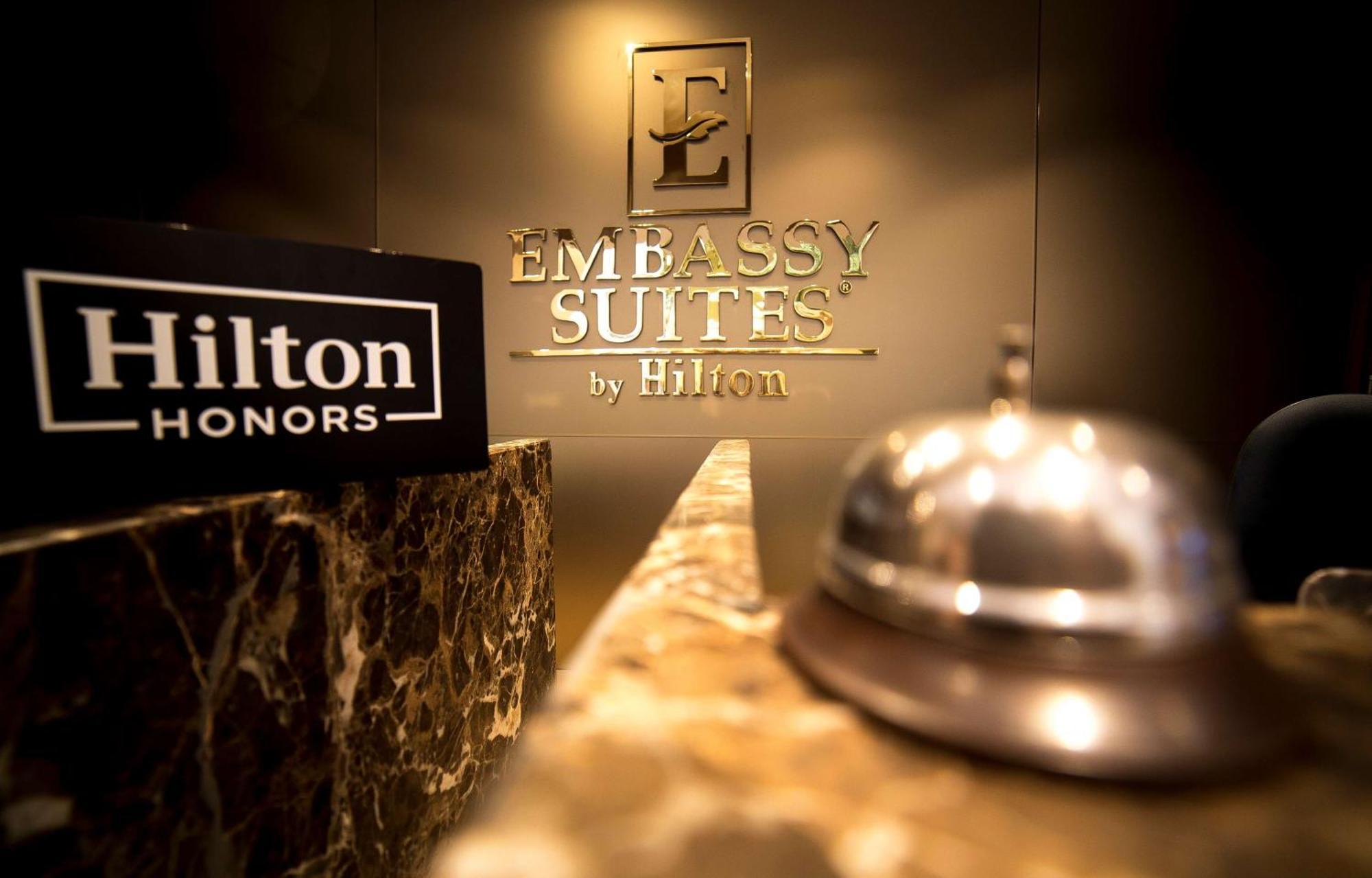 Embassy Suites By Hilton Bogota - Rosales Exterior foto Hilton Honors logo at the Embassy Suites by Hilton in San Francisco
