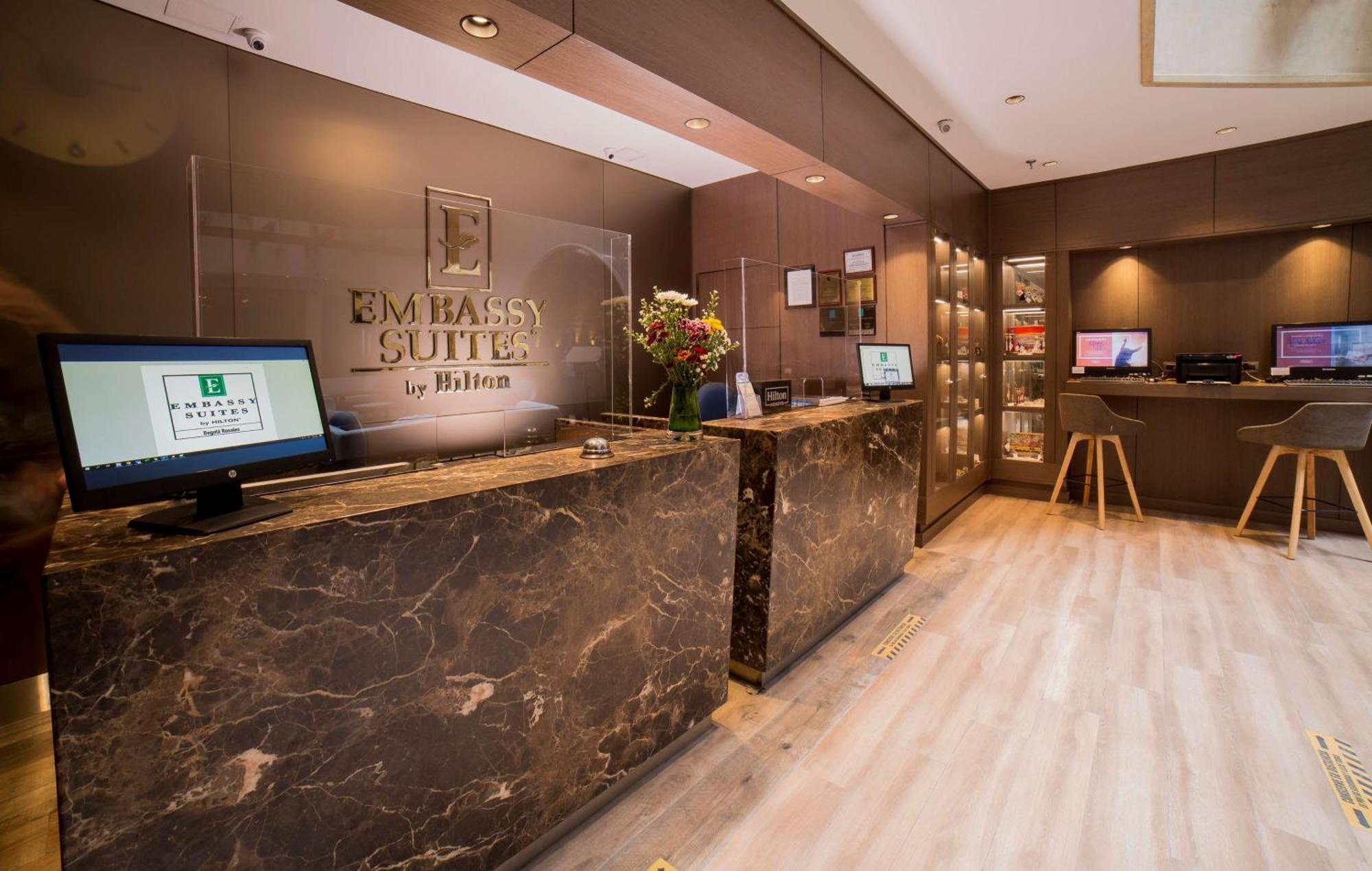 Embassy Suites By Hilton Bogota - Rosales Exterior foto Lobby