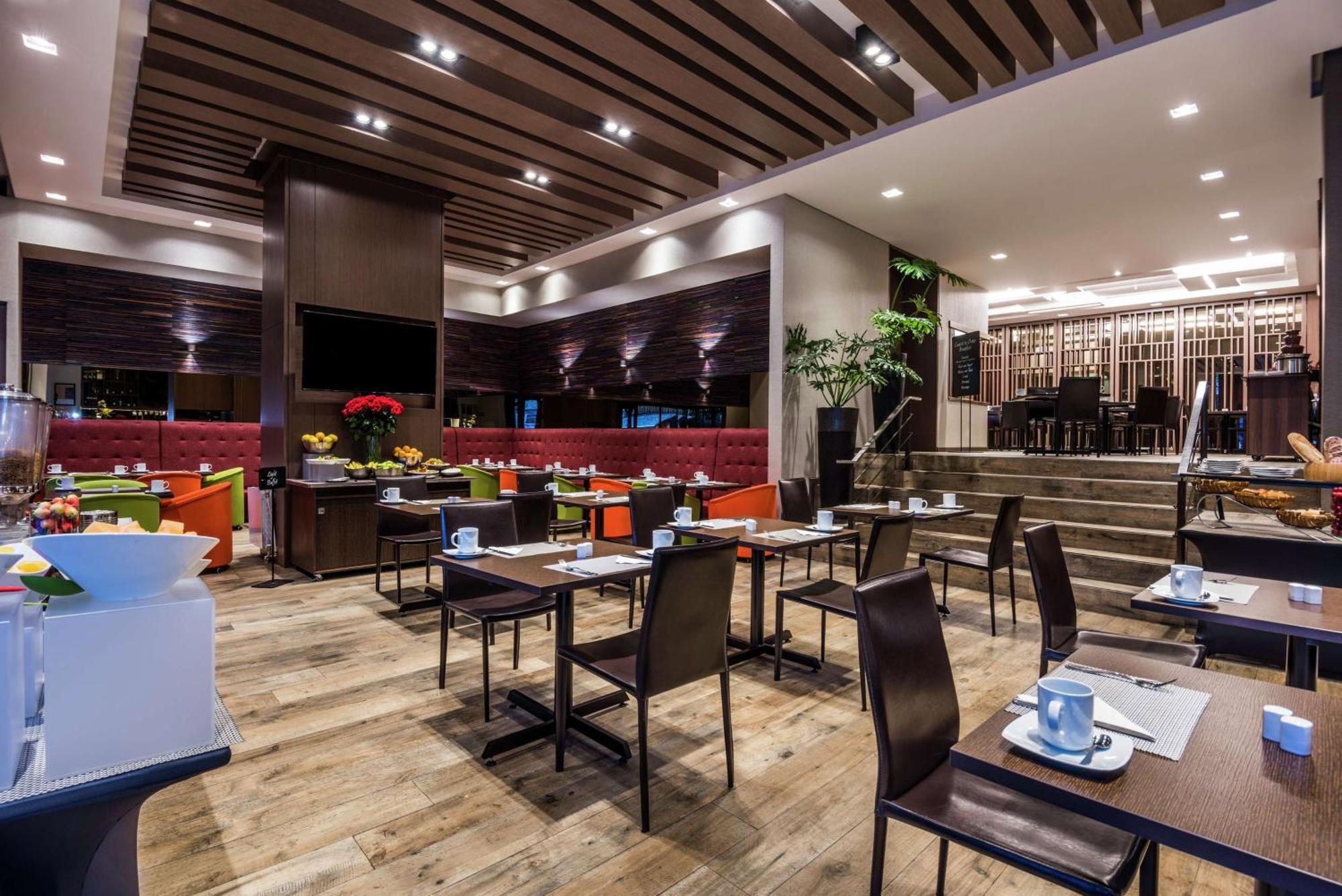 Embassy Suites By Hilton Bogota - Rosales Exterior foto The restaurant