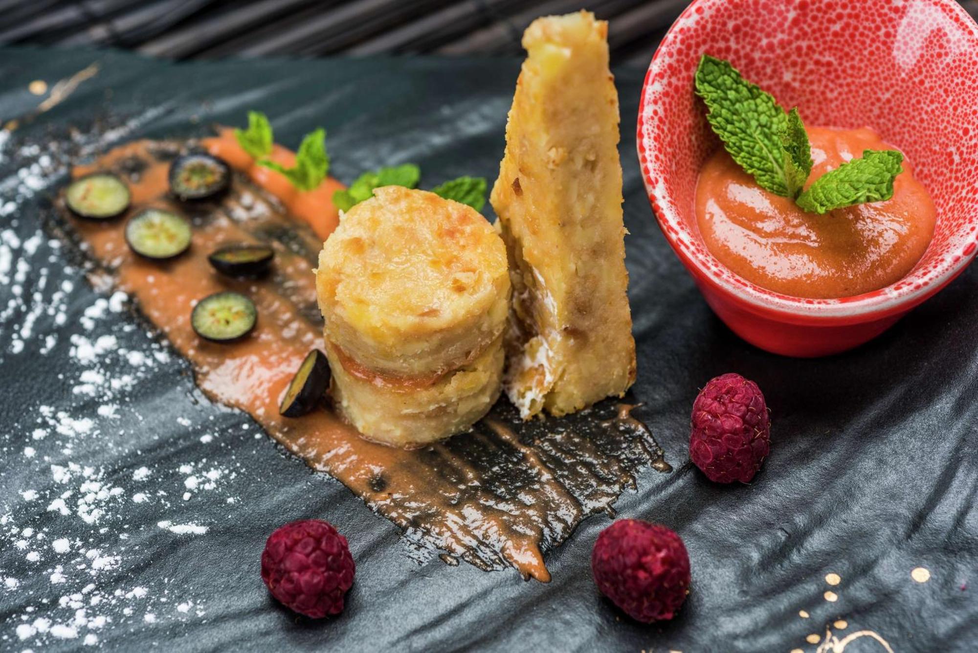 Embassy Suites By Hilton Bogota - Rosales Exterior foto A dessert